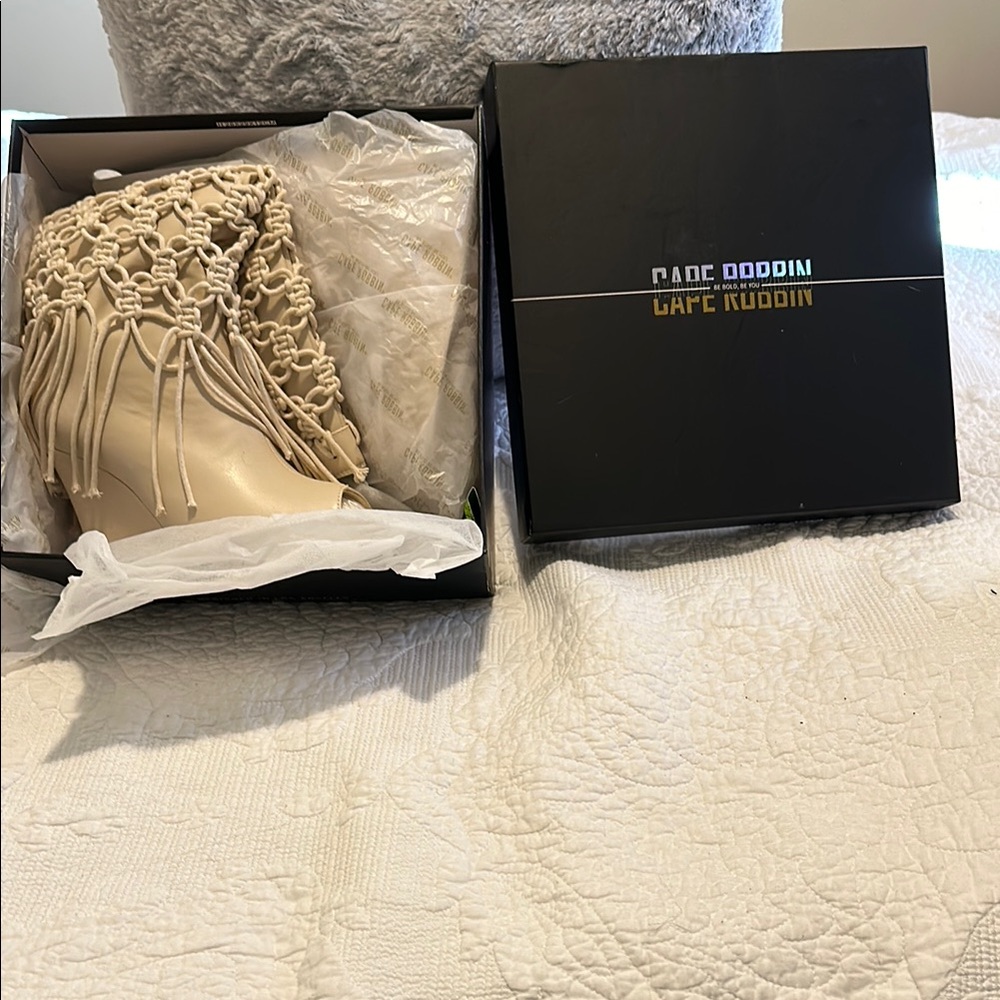Cape Robbin Beige Boots